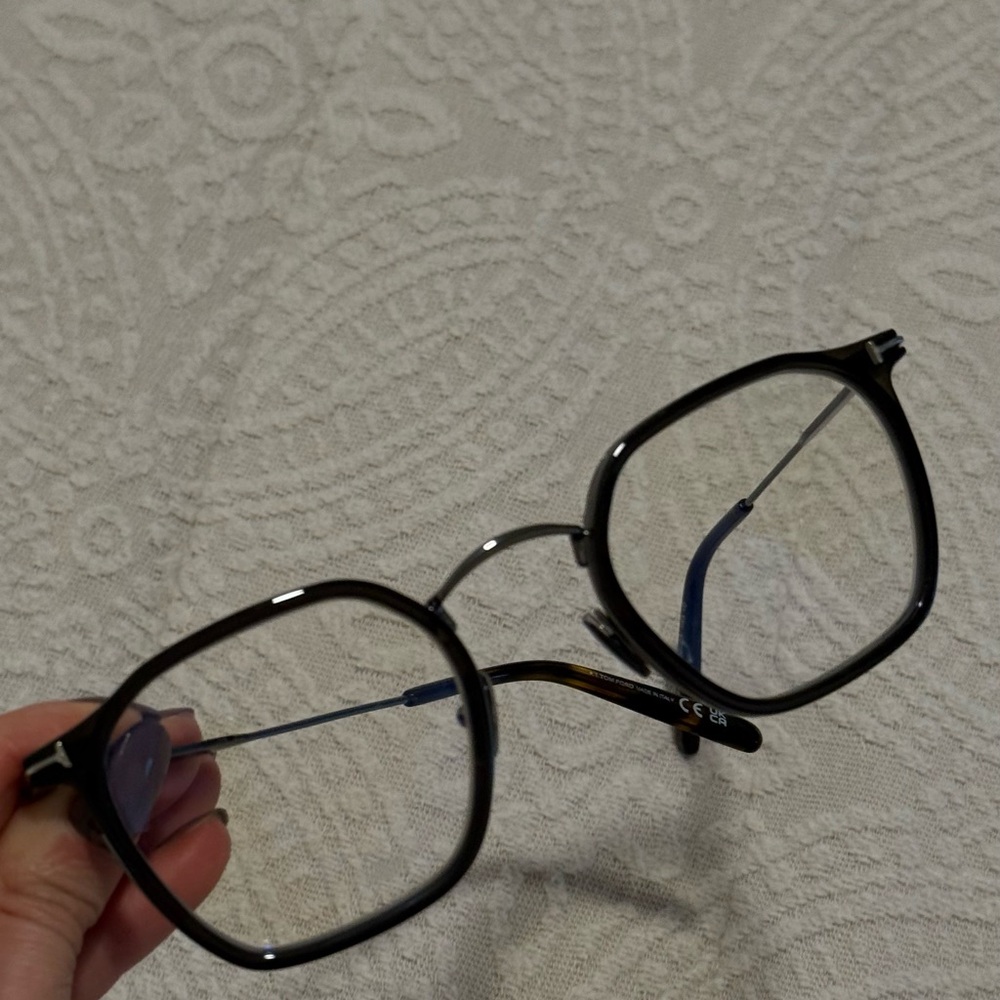 TOM FORD EYEWEAR